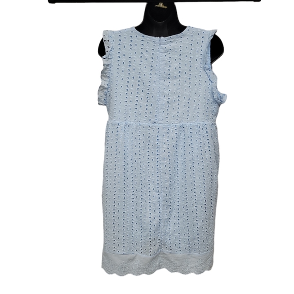 Cute, flowy dress with built-in shorts and pockets! Size Large - Picture 9 of 10